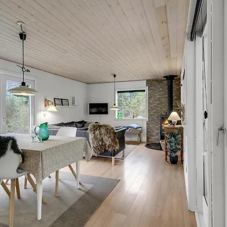 Beautiful In With Kitchen Holiday home