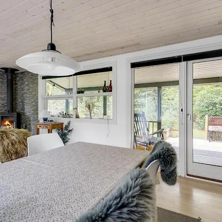 Beautiful In With Kitchen Ansager