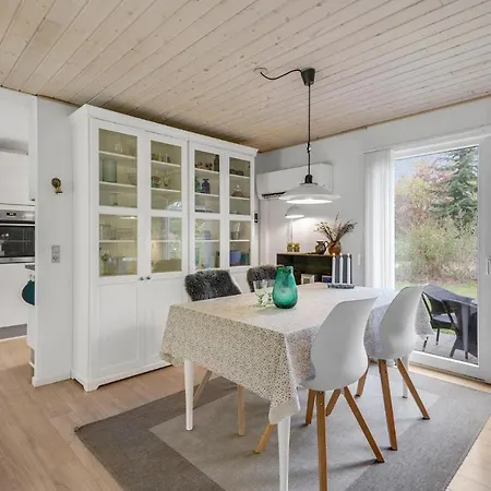 Holiday home Beautiful In With Kitchen Ansager