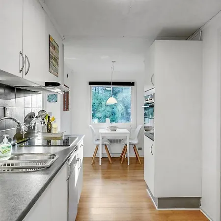 Beautiful In With Kitchen Ansager